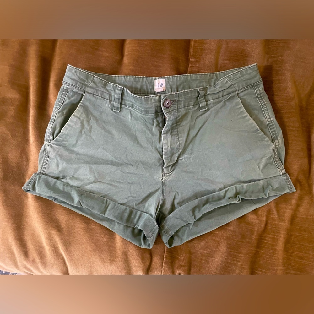 GAP Sage Green Cargo Short Utility Short Women’s Size 6 Casual Active Spring